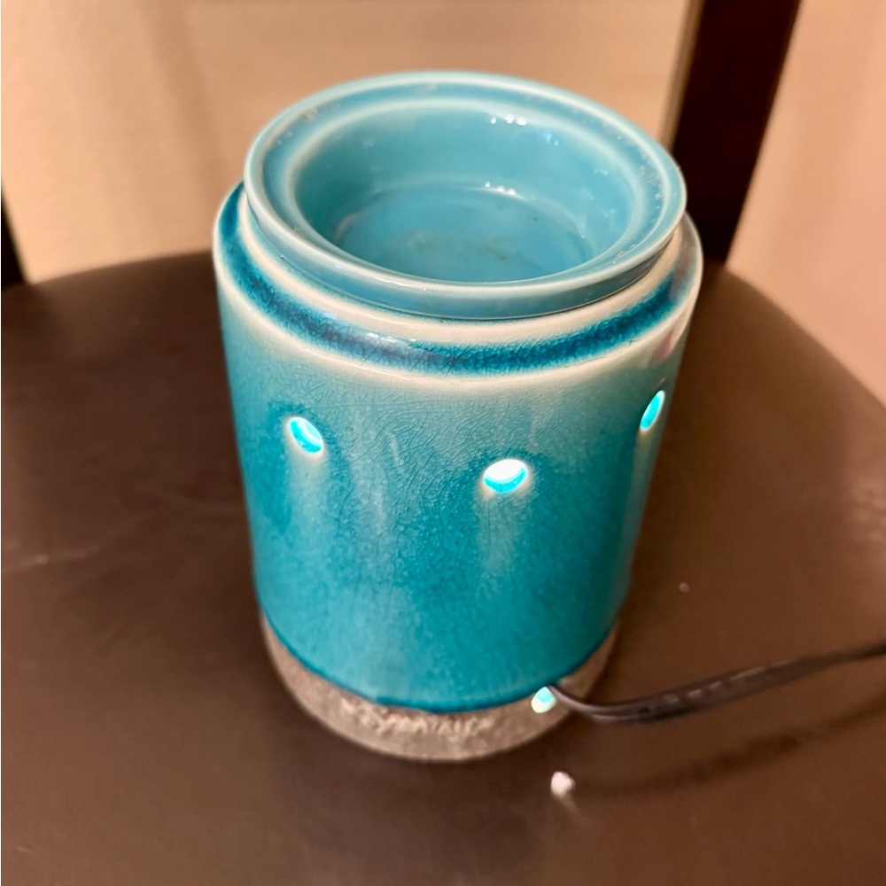 🩵Scentsy Ceramic Ocean Blue Wax Warmer🩵 - Picture 4 of 5
